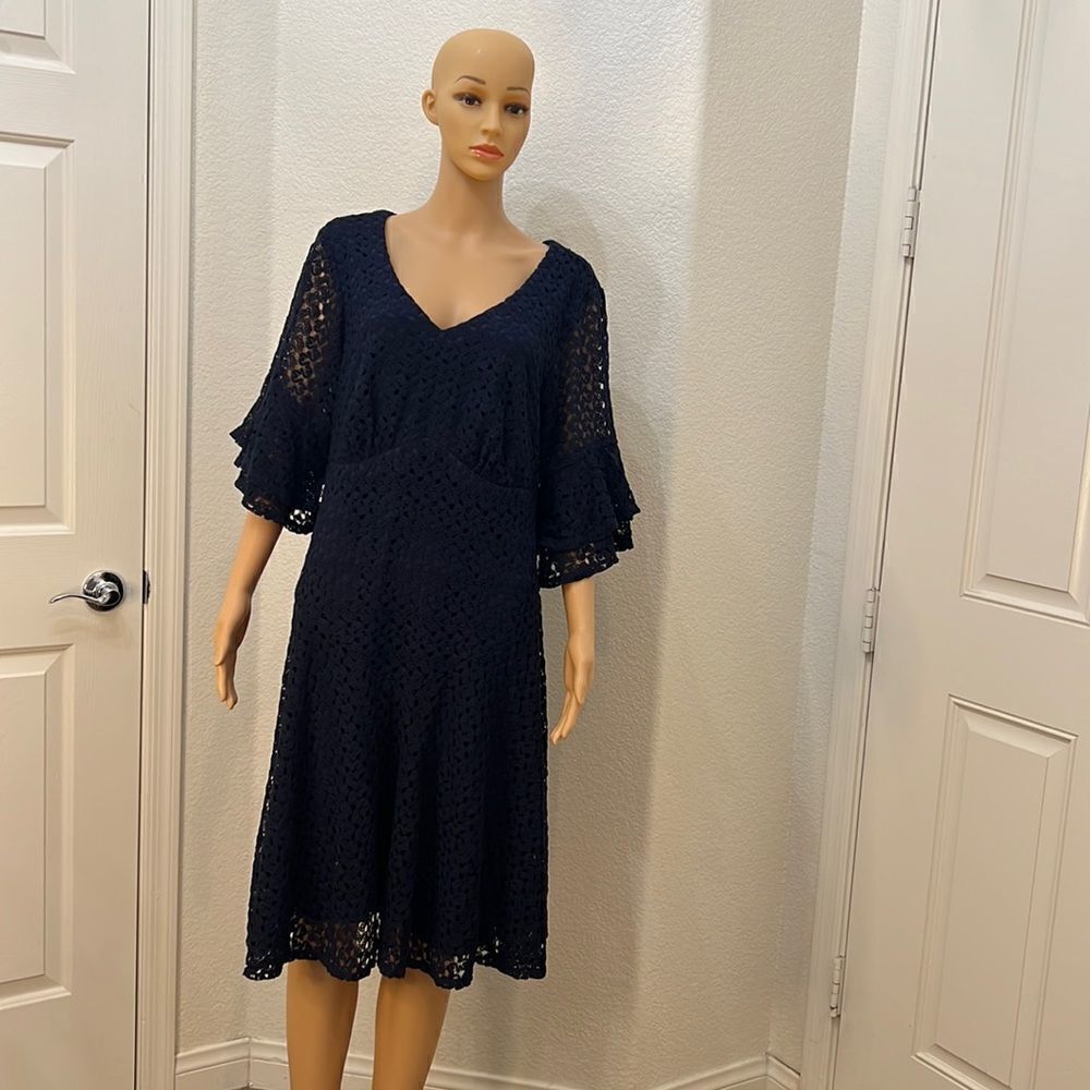Roz & Ali Woman’s Dress Size 14 Navy Blue V Neck Lace Lined Short Flutter Sleeve